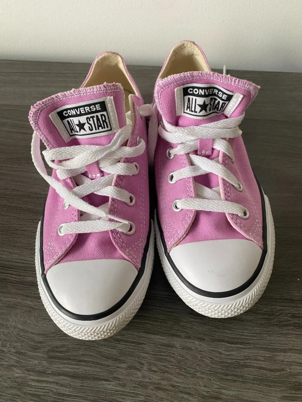 Converse Chuck Taylor All Star Low Top Pink Sneakers Youth Size 2